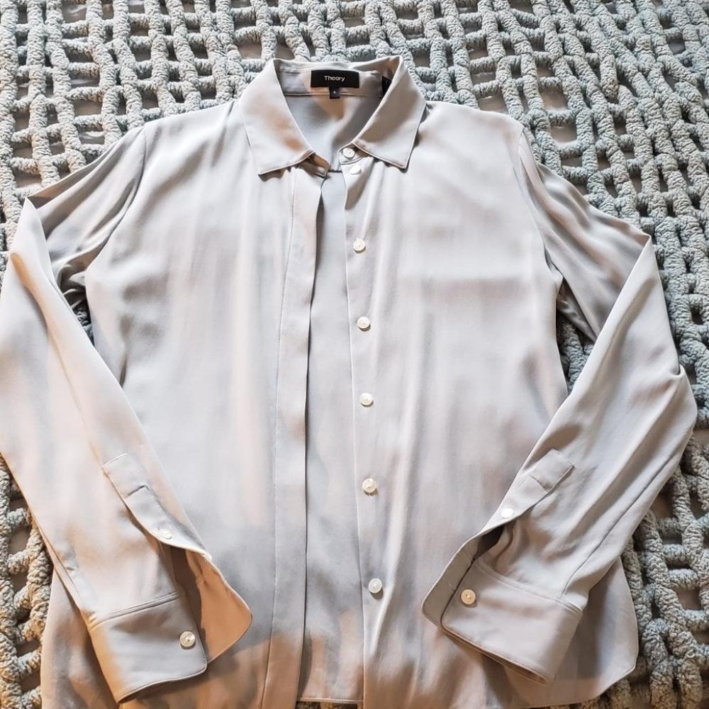 Theory Classic Fitted Shirt In Core Stretch Silk Gray